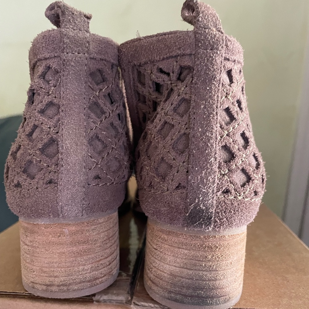 Jeffrey Campbell brown suede bootie  size 7.5. 
$4.99 shipping❤️ - Picture 7 of 14